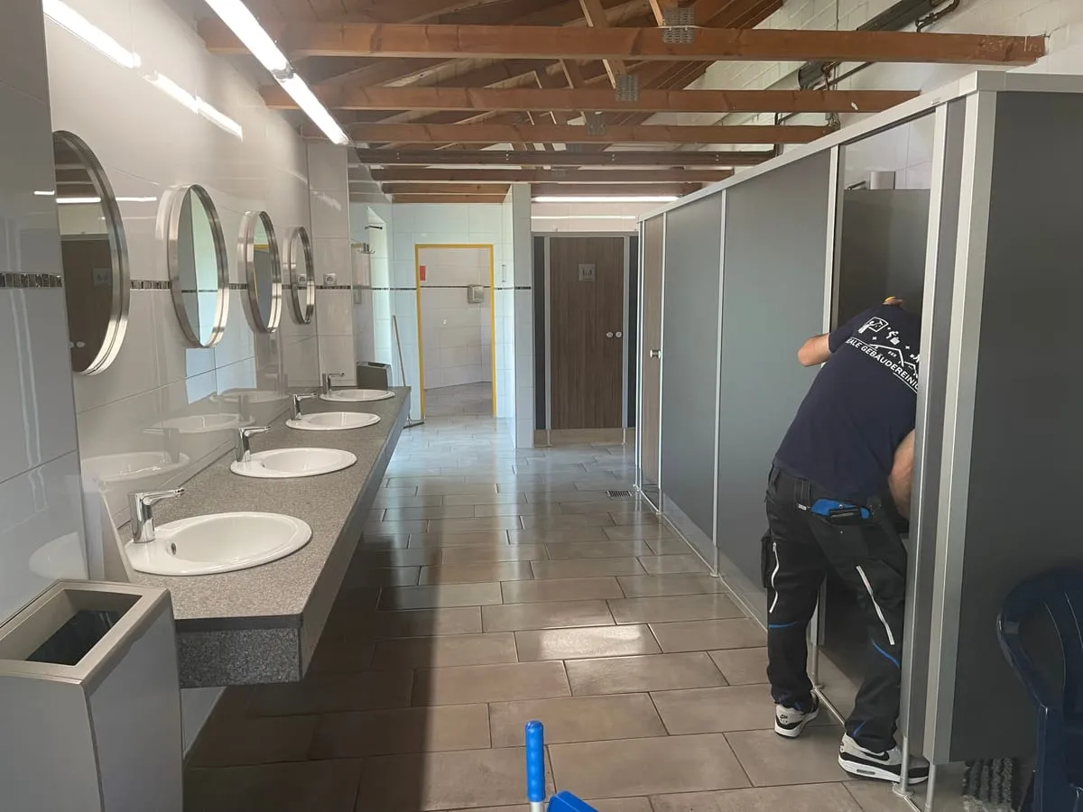 Sanitärreinigung – Ideale Gebäudereinigung